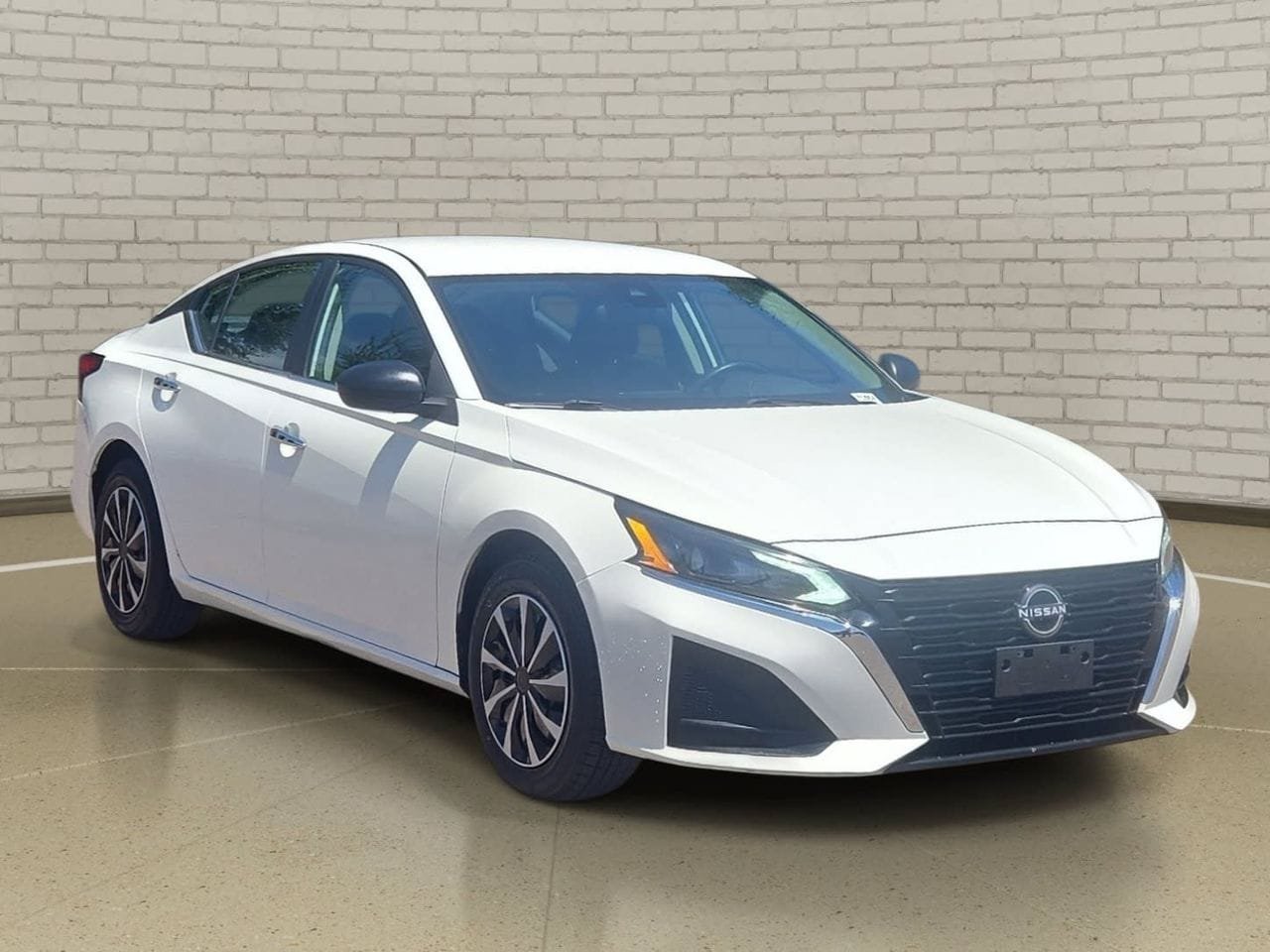 Certified 2024 Nissan Altima 2.5 S FWD image 3