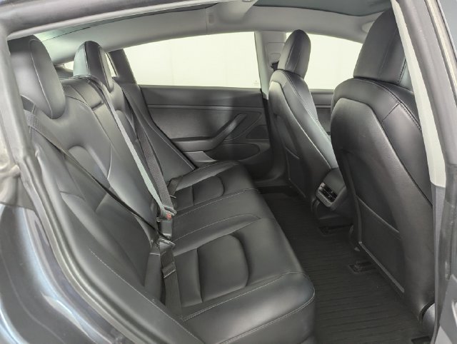 Used 2020 Tesla Model 3 Standard Range Plus RWD image 19