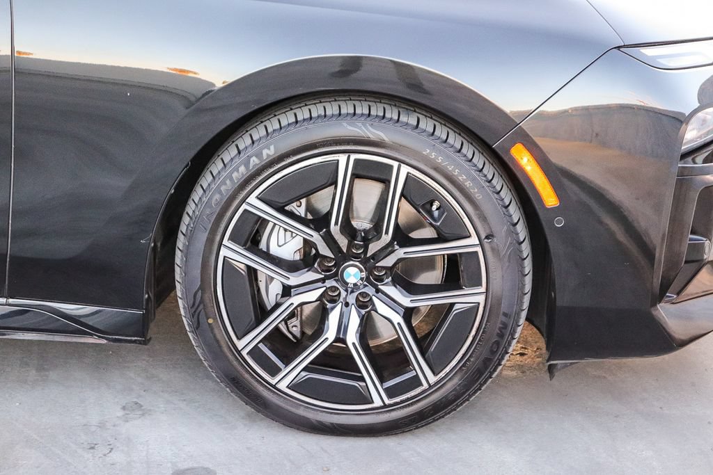 Used 2024 BMW 740i RWD image 11