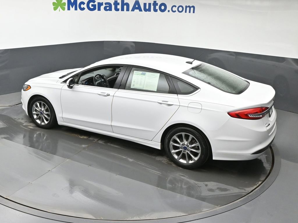 Used 2017 Ford Fusion SE w/ Fusion SE Technology Package image 25