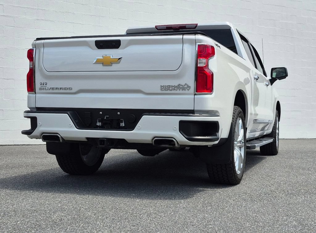 Used 2025 Chevrolet Silverado 1500 High Country w/ Technology Package AWD/4WD image 22