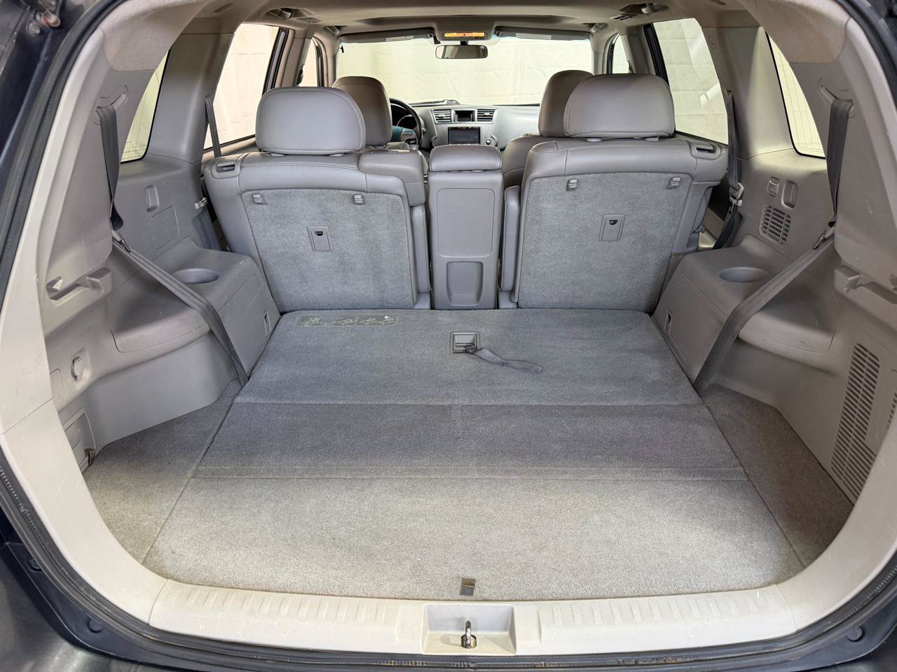 Used 2010 Toyota Highlander SE AWD/4WD image 19