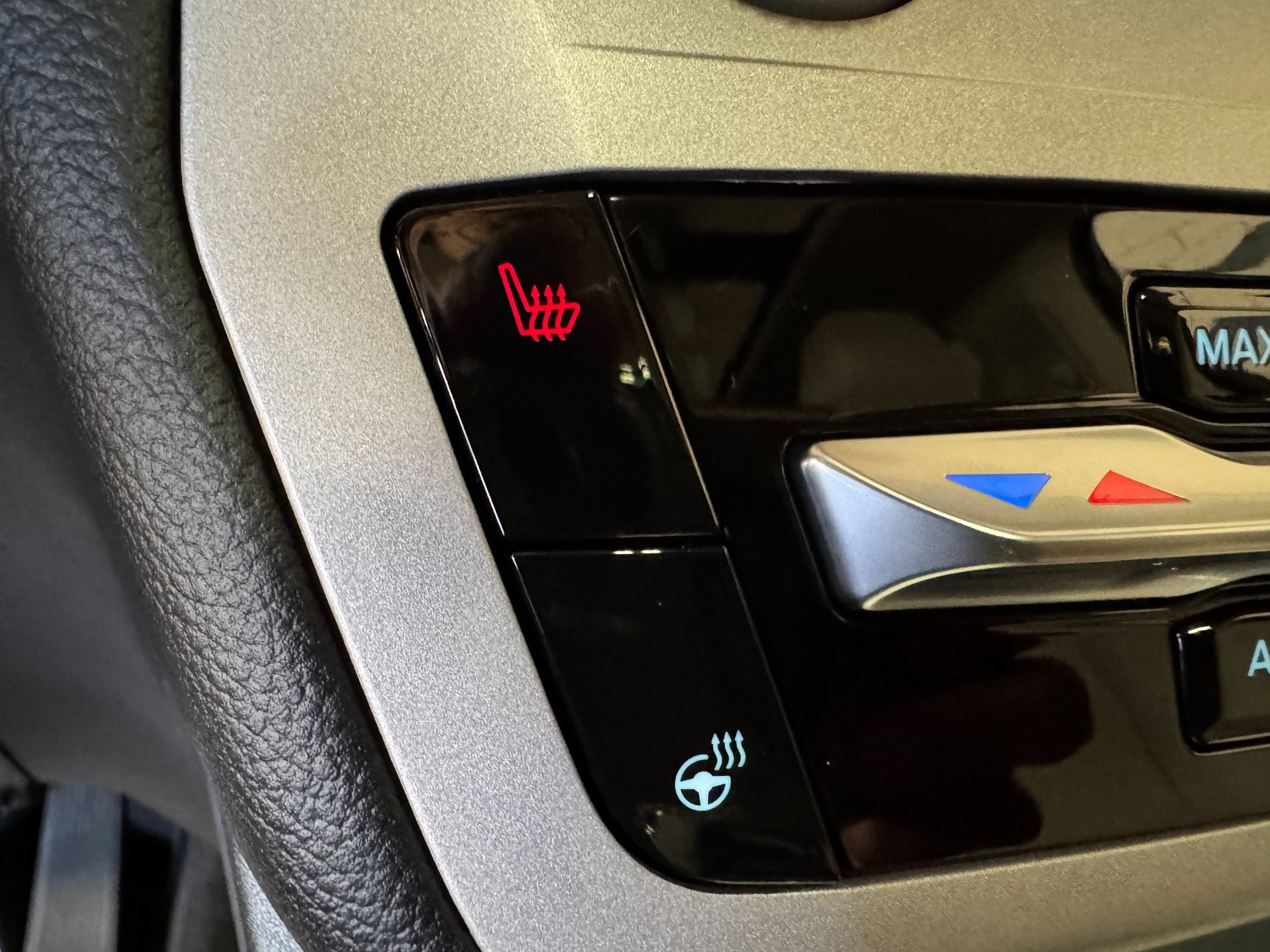 Used 2023 Ford Explorer XLT w/ Equipment Group 202A image 35