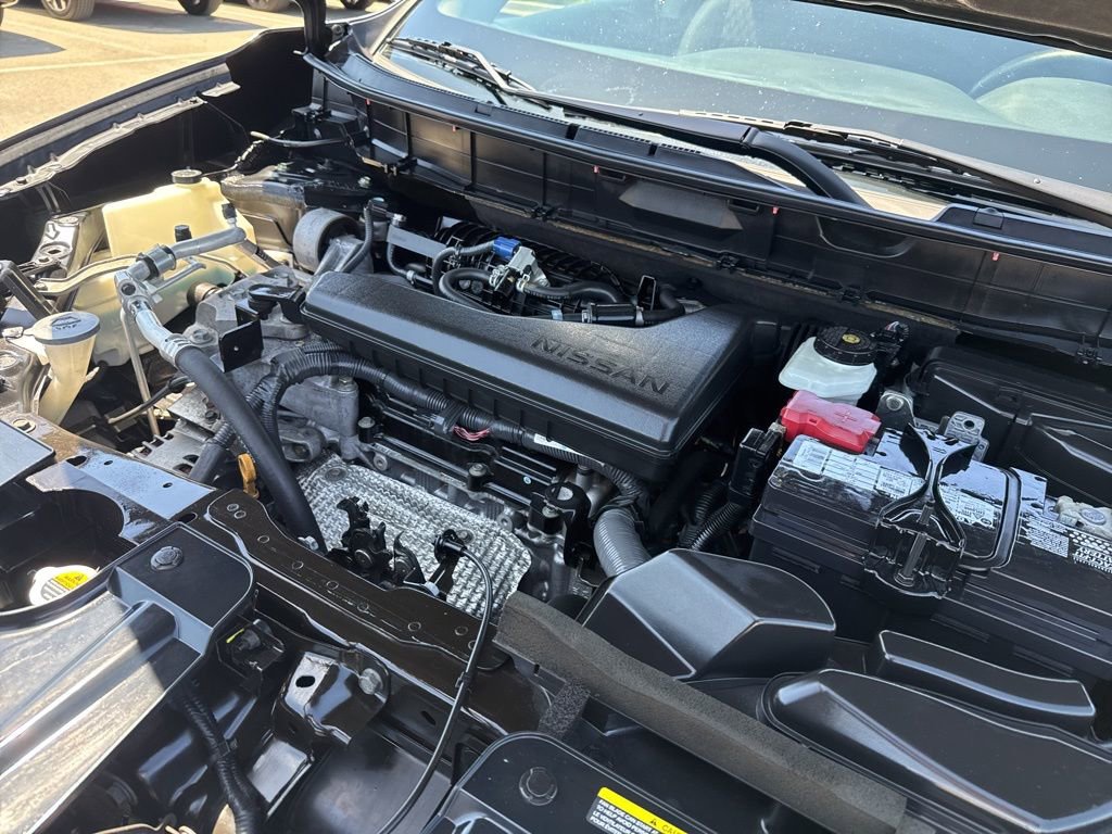 Used 2020 Nissan Rogue SV image 30