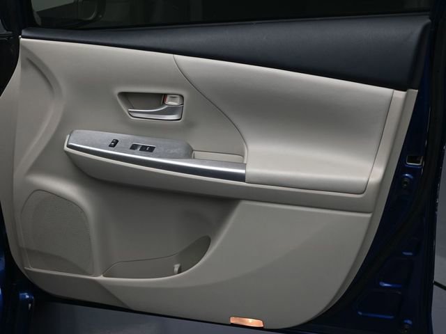 Used 2012 Toyota Prius V Five image 32