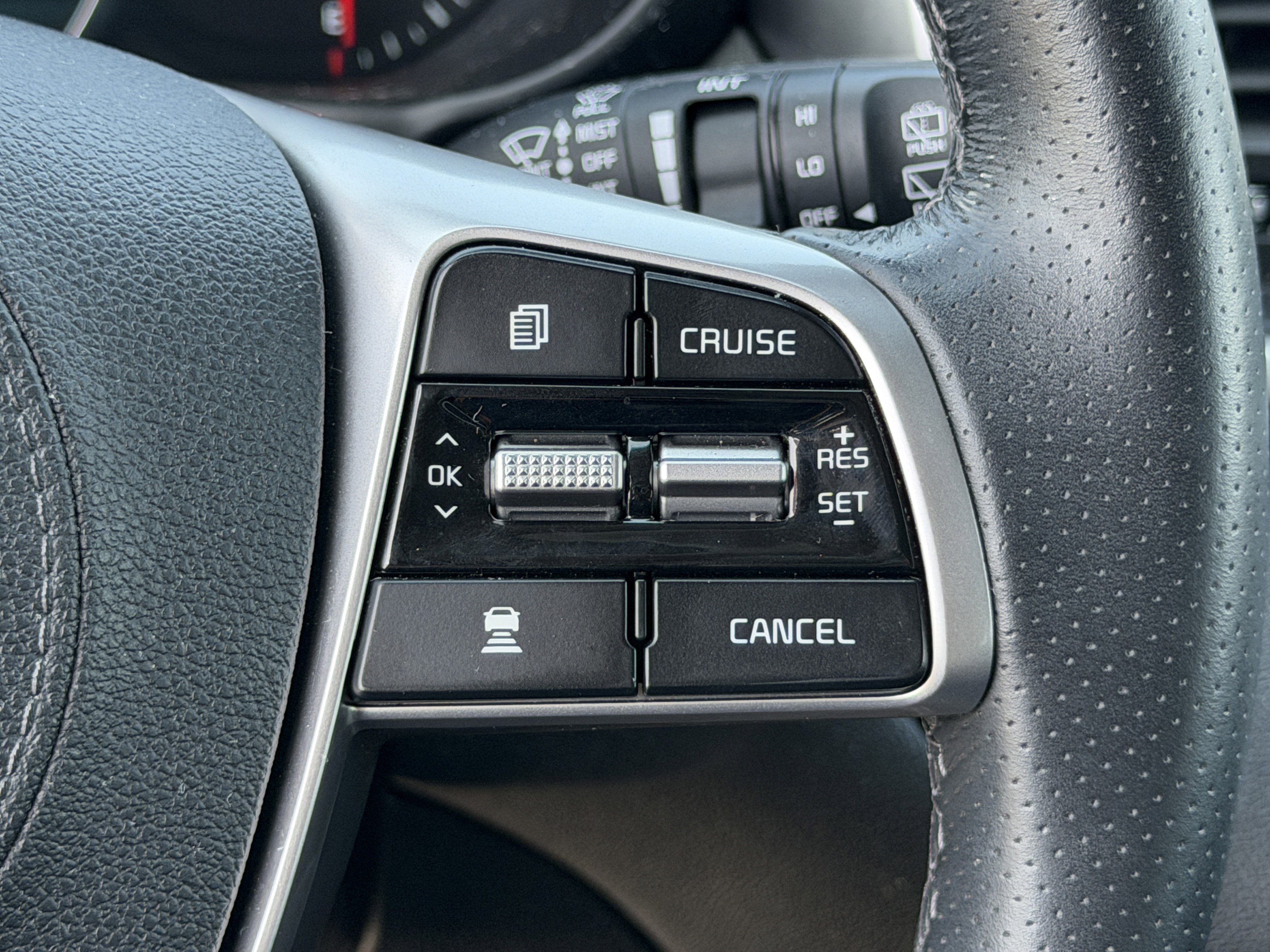 Used 2020 Kia Sorento SX image 21