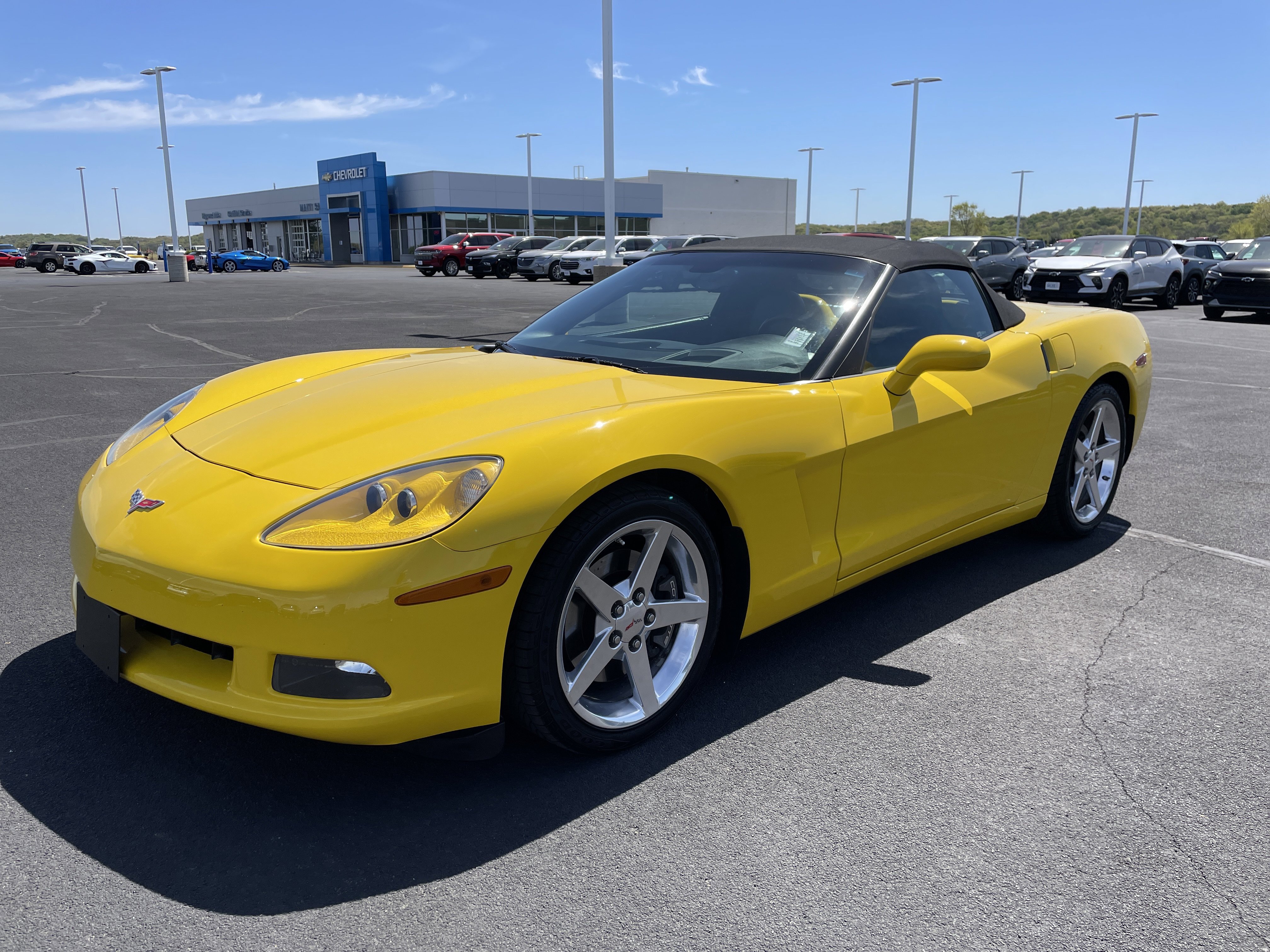 Used 2005 Chevrolet Corvette Convertible w/ Preferred Equipment Group RWD image 1