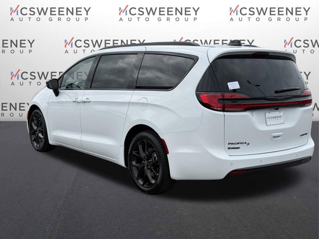 New 2026 Chrysler Pacifica Limited image 3
