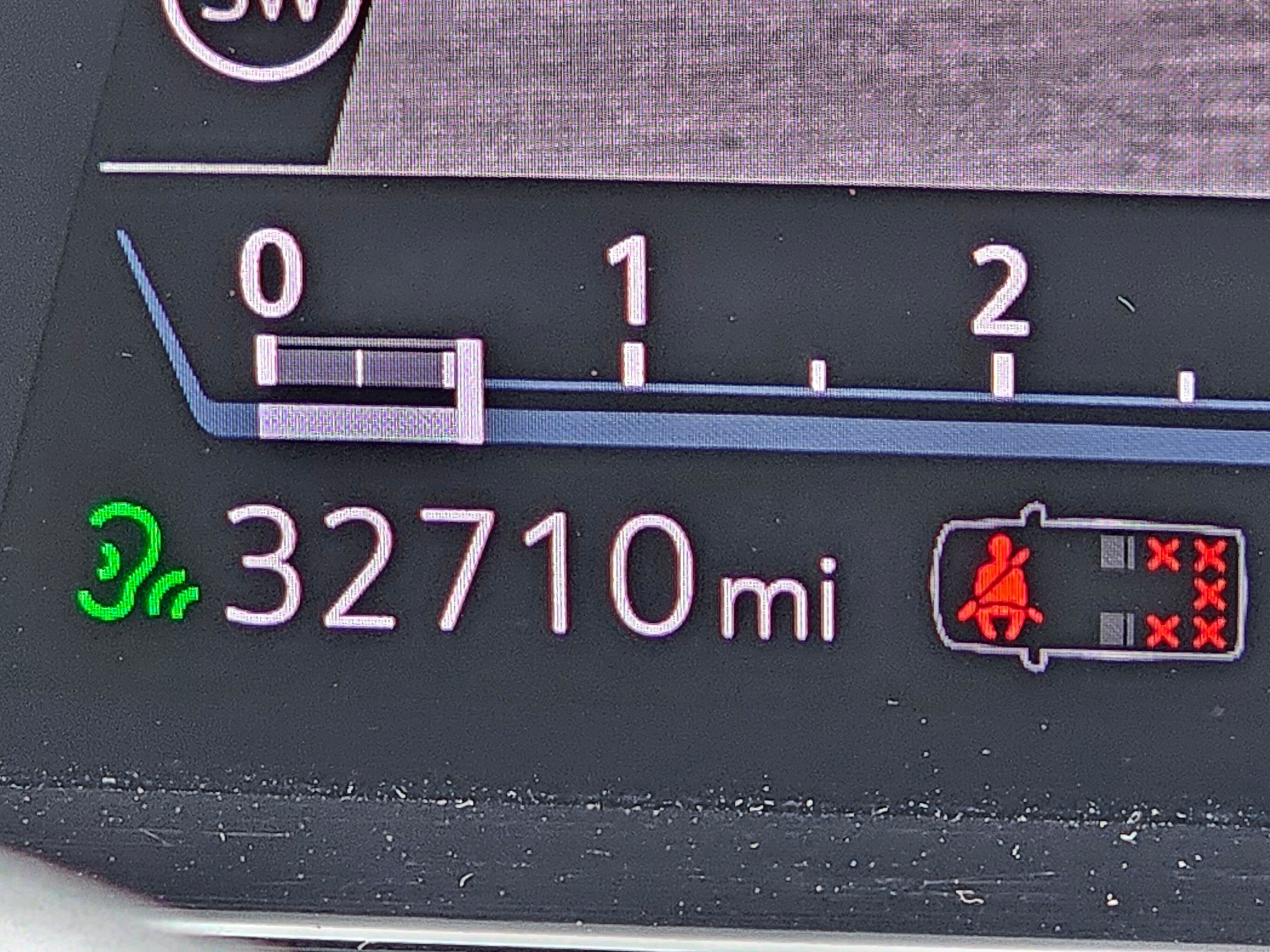 Used 2023 Cadillac Escalade Premium Luxury w/ Performance Package image 19