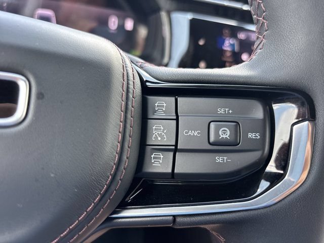 Used 2025 Jeep Wagoneer S Limited AWD/4WD image 28