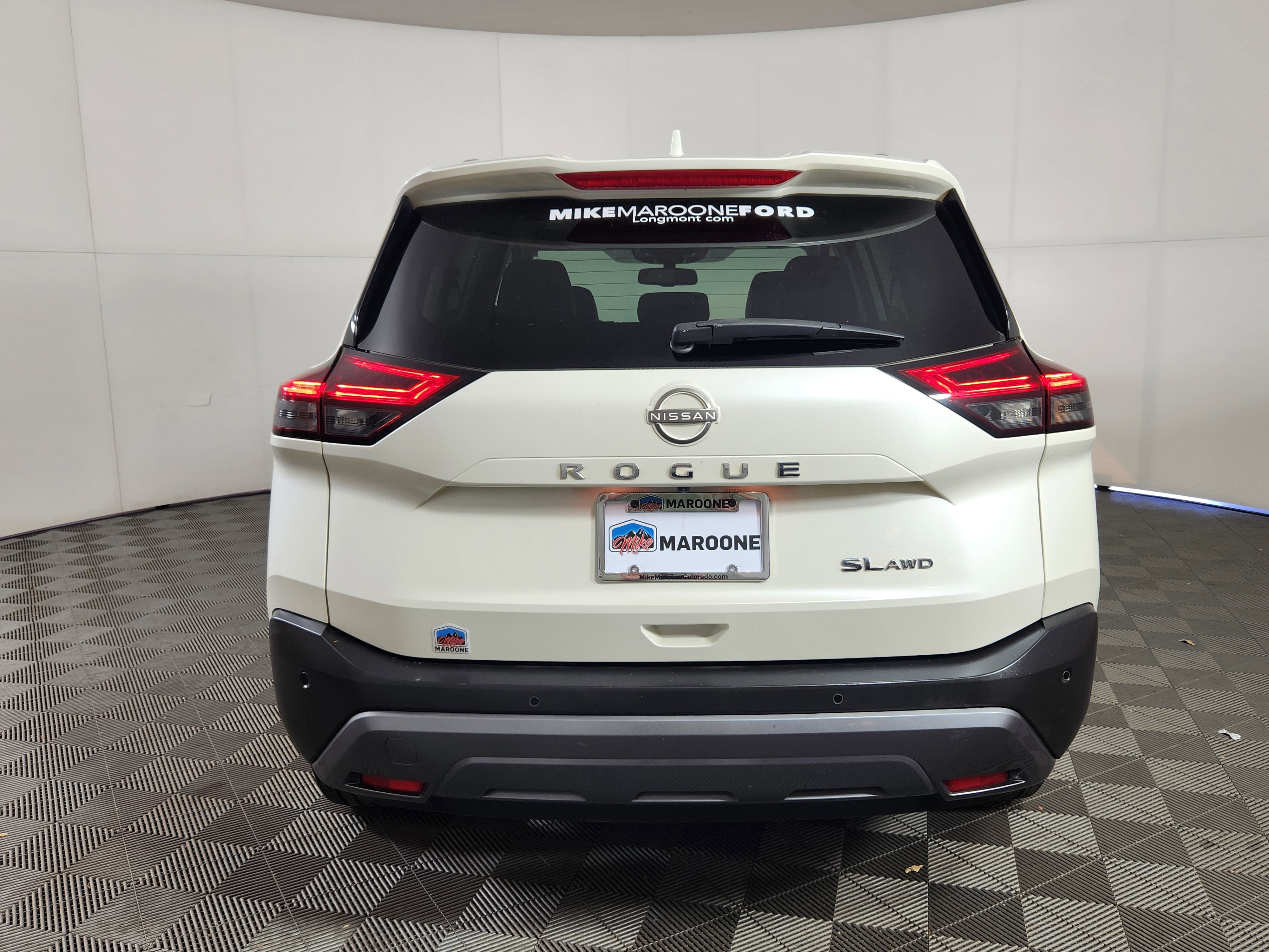 Used 2023 Nissan Rogue SL w/ SL Premium Package image 6