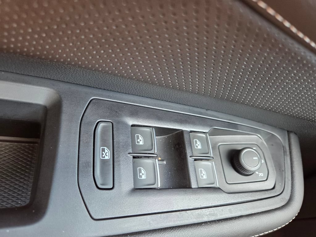 Used 2026 Volkswagen Atlas SE w/ Panoramic Sunroof Package FWD image 19