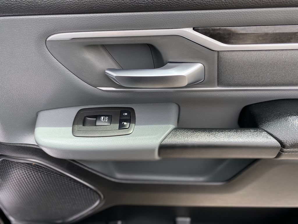 Used 2022 RAM 1500 Big Horn AWD/4WD image 10