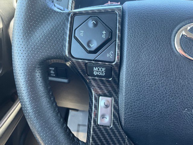 Used 2020 Toyota 4Runner SR5 AWD/4WD image 16