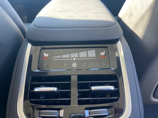 New 2026 Volvo XC90 B6 Plus w/ Protection Package Premier AWD/4WD image 7