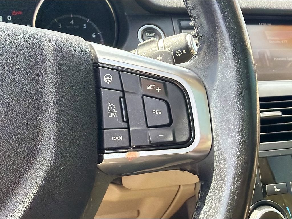 Used 2018 Land Rover Discovery Sport HSE image 36