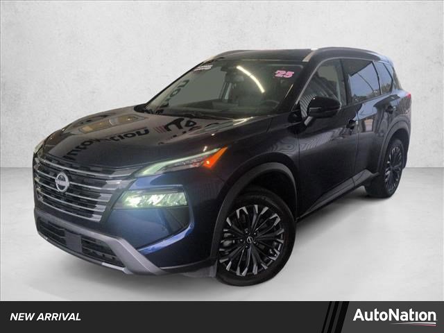 Used 2025 Nissan Rogue SL w/ Tech Package image 1