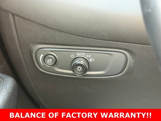 Used 2023 Chevrolet Equinox RS FWD image 19