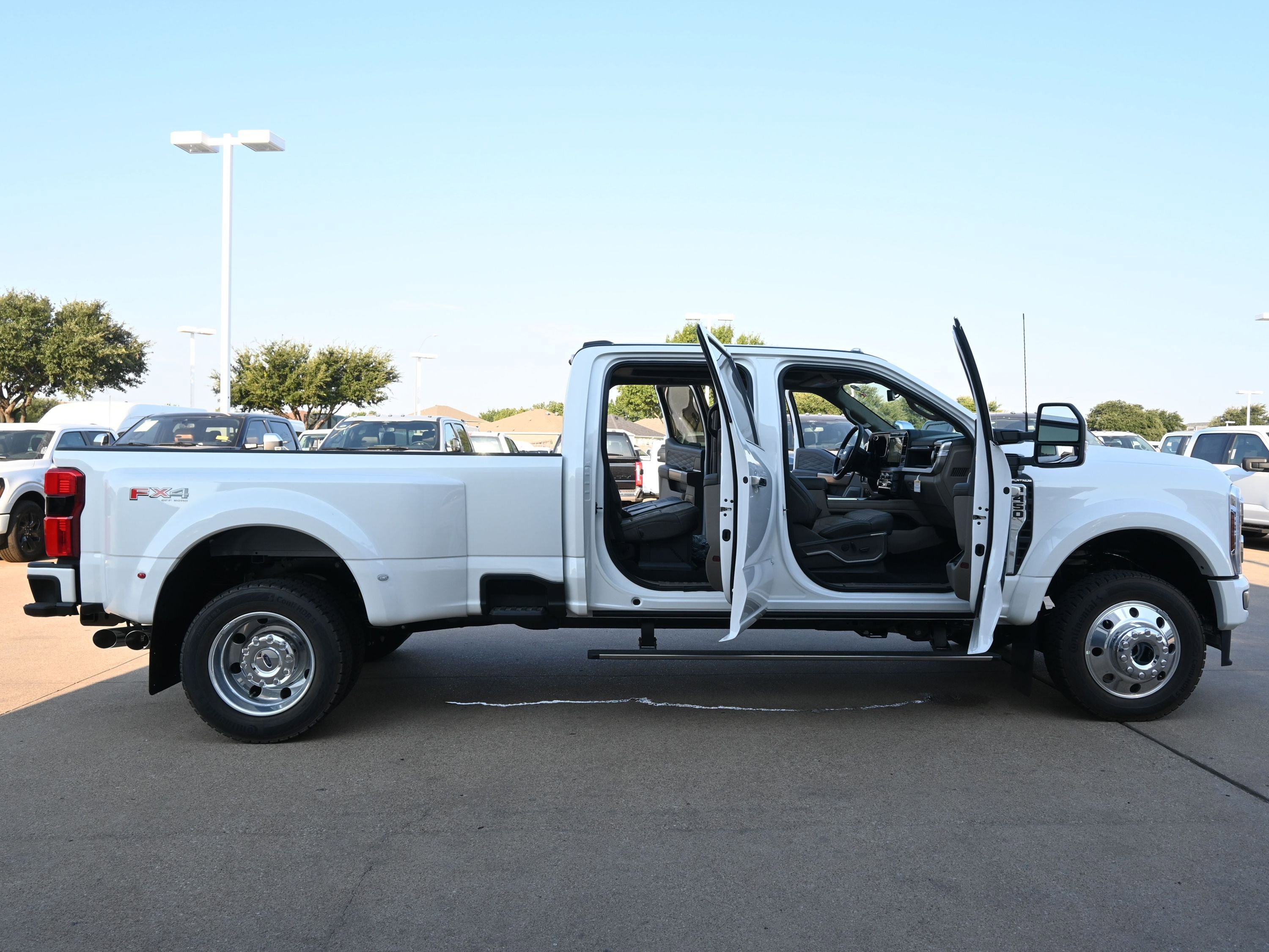 New 2026 Ford F450 Platinum w/ Platinum Plus Package image 36