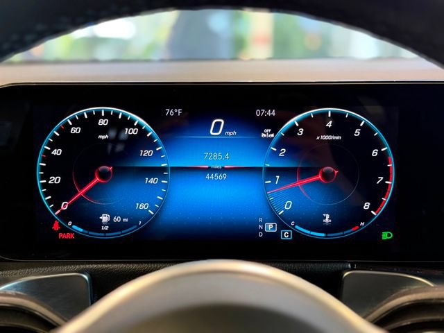 Used 2023 Mercedes-Benz GLB 250 4MATIC w/ Premium Package image 30