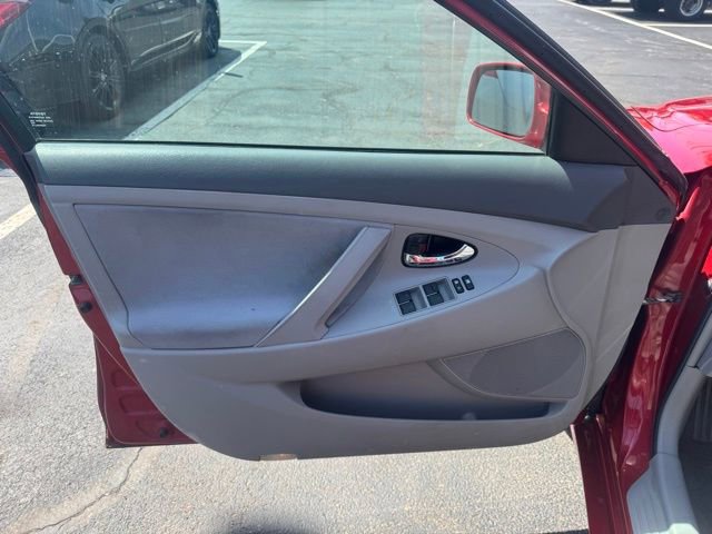 Used 2010 Toyota Camry LE FWD image 13