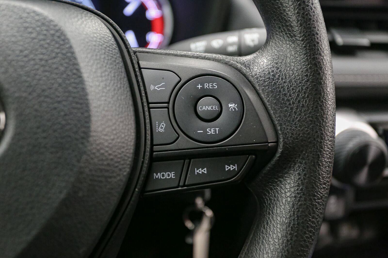 Certified 2024 Toyota RAV4 LE AWD/4WD image 34