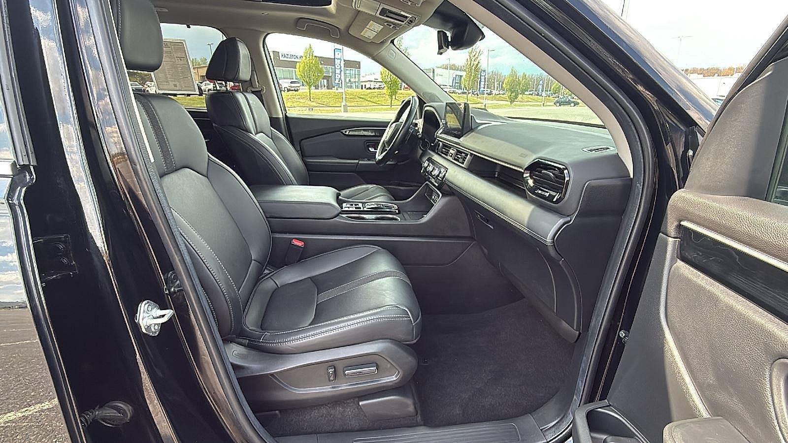 Certified 2025 Honda Pilot Touring image 16