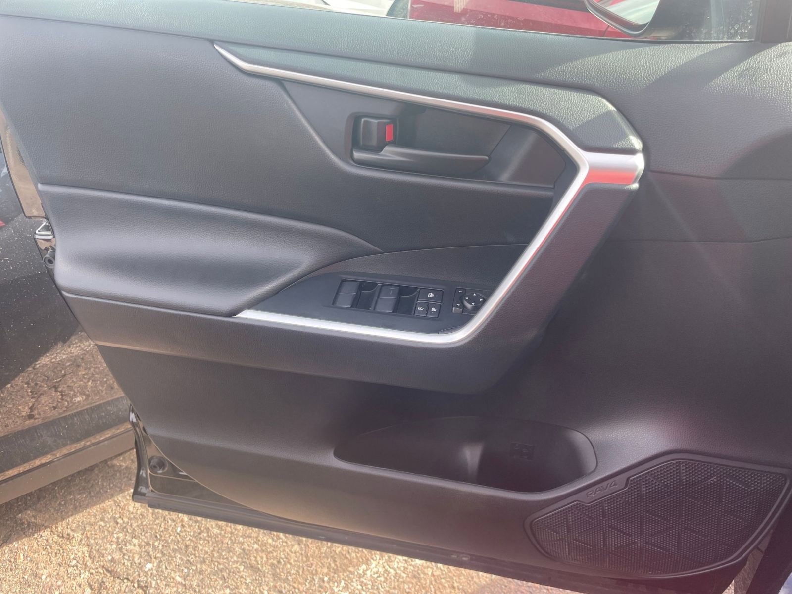 Used 2025 Toyota RAV4 LE image 20