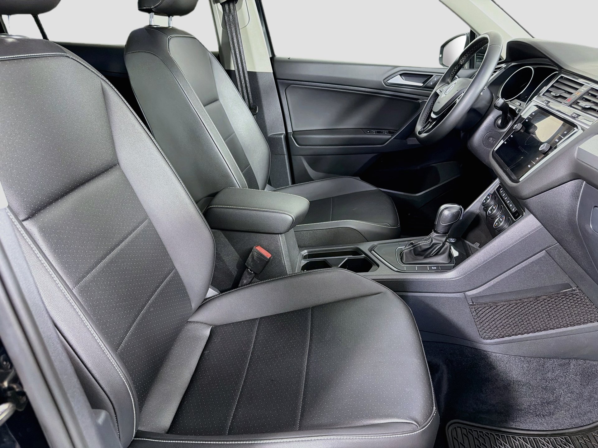 Certified 2021 Volkswagen Tiguan SE FWD image 28