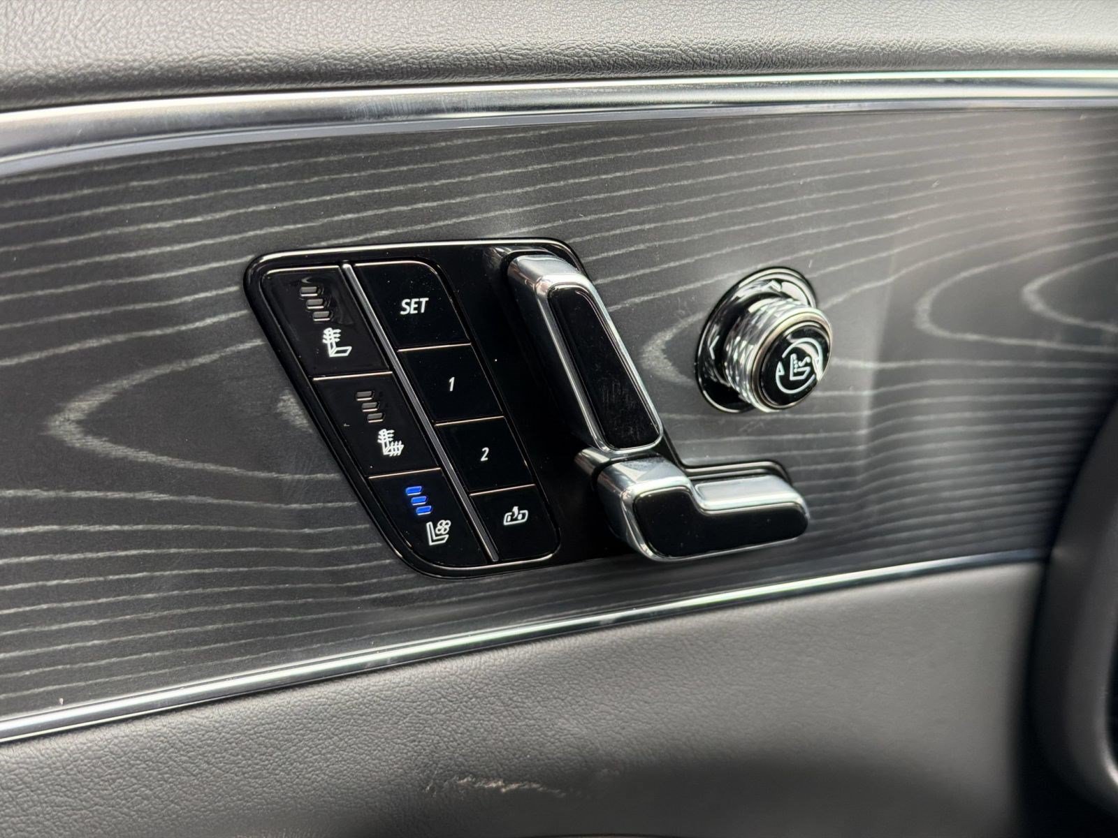New 2026 Cadillac Lyriq V AWD/4WD image 15