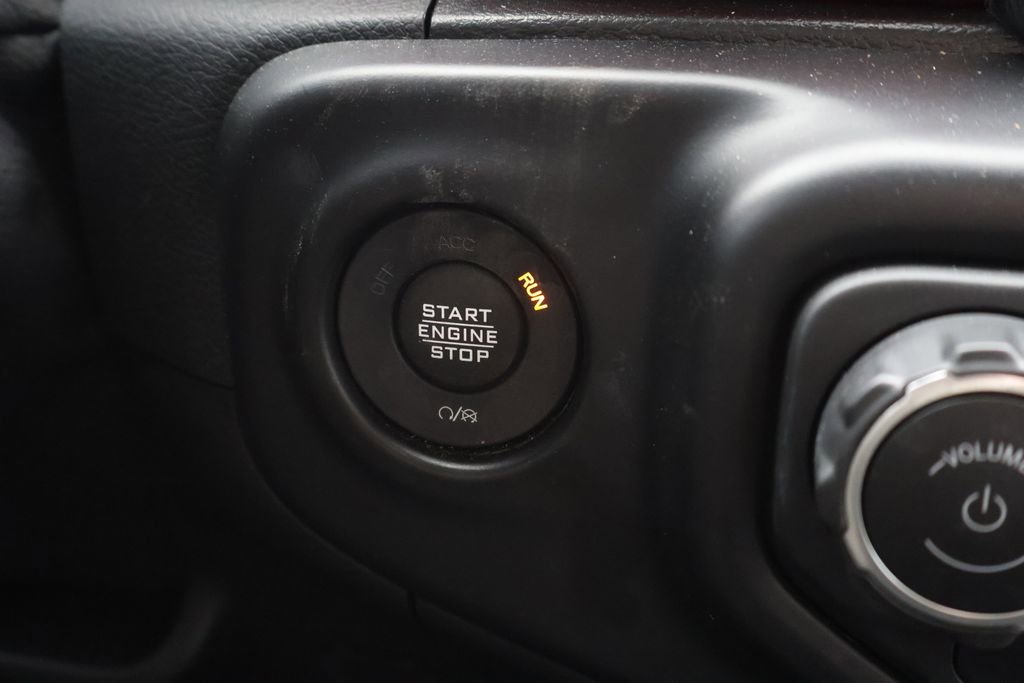 Used 2021 Jeep Gladiator Rubicon AWD/4WD image 26