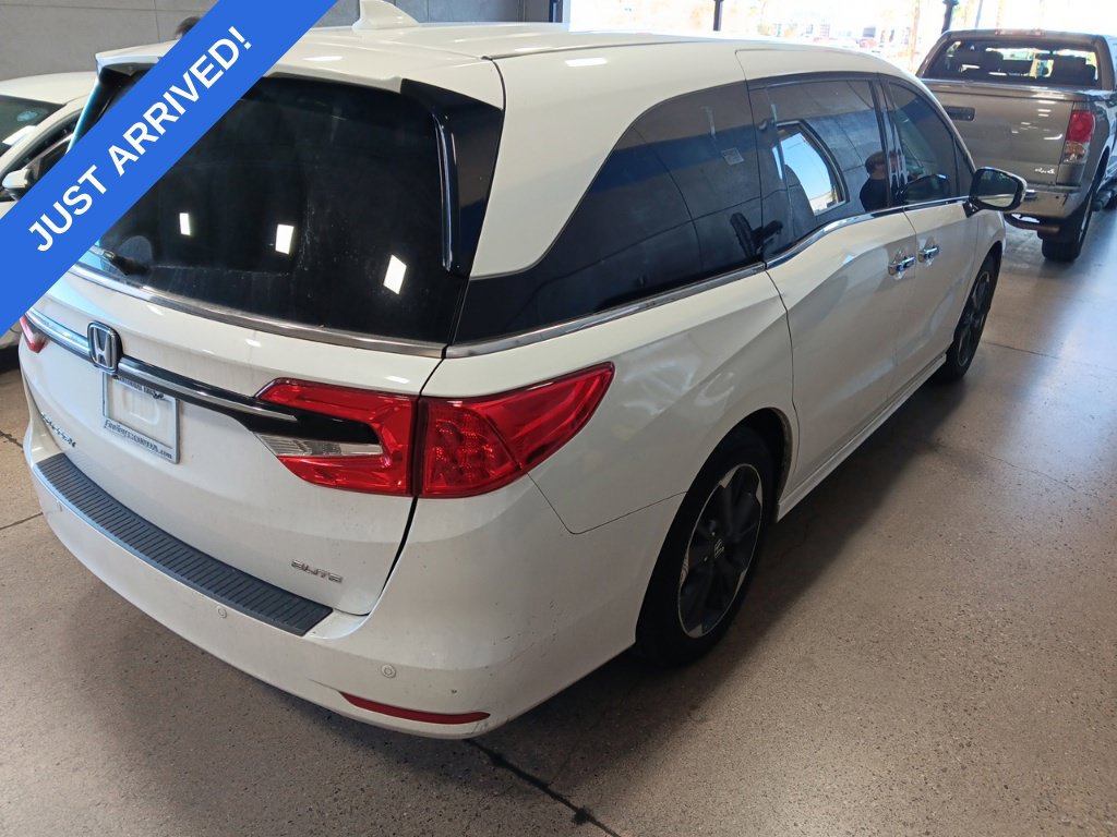 Used 2023 Honda Odyssey Elite image 3