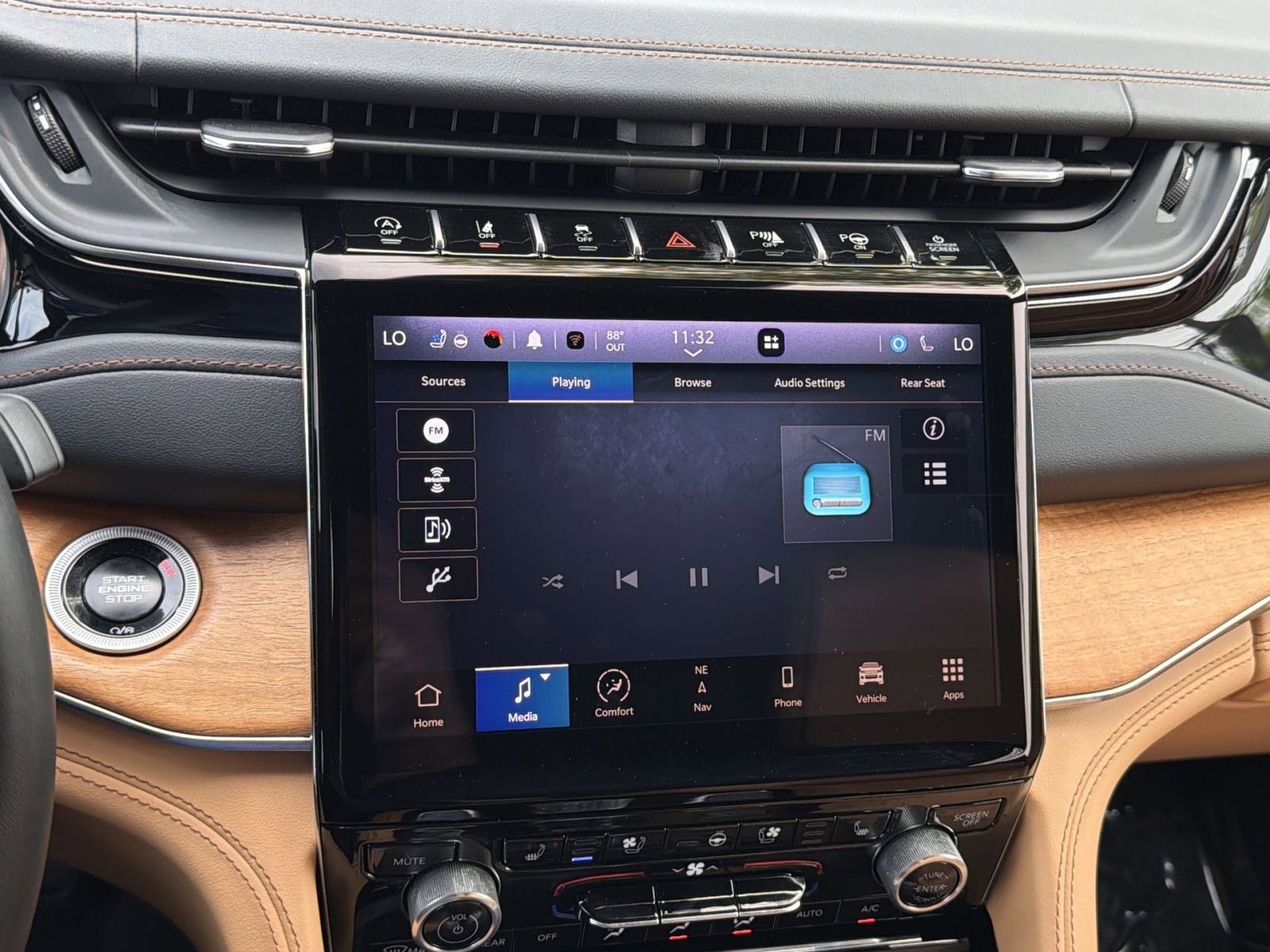 Used 2024 Jeep Grand Cherokee L Summit image 18