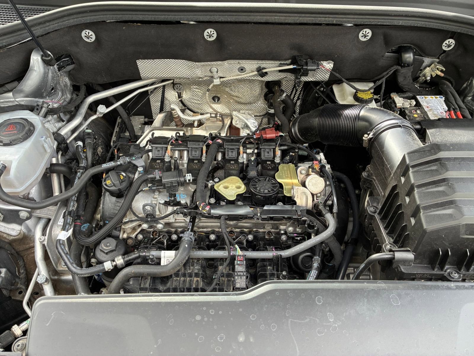 Used 2025 Volkswagen Atlas Cross Sport SE image 34