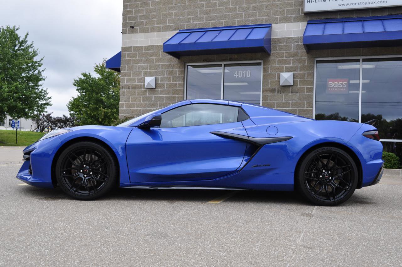 Used 2023 Chevrolet Corvette Z06 image 4
