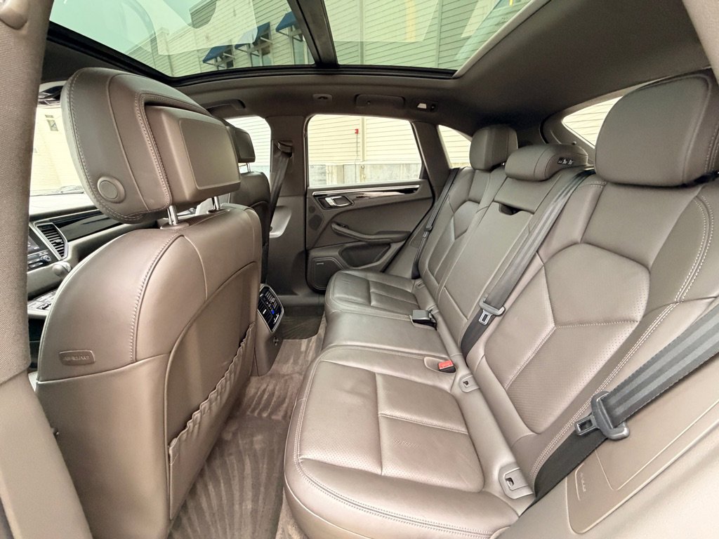 Used 2017 Porsche Macan S image 16