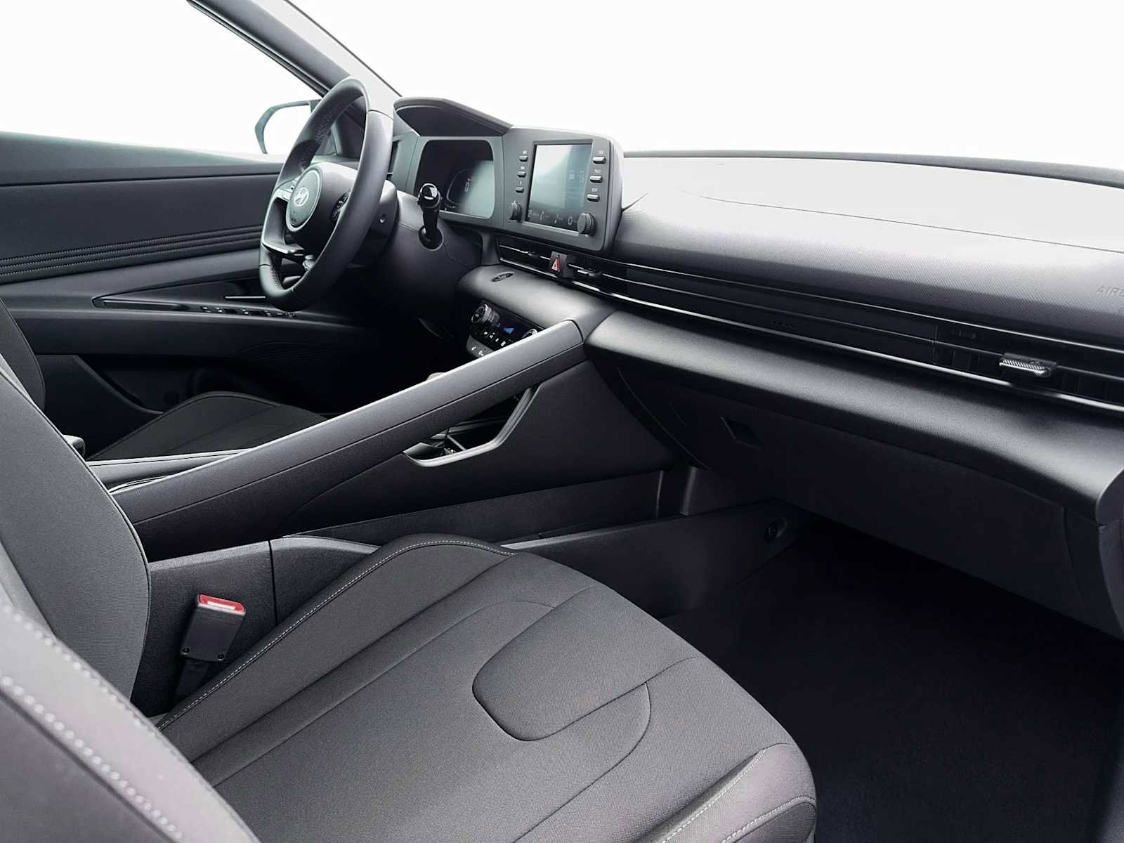 New 2026 Hyundai Elantra SEL Sport FWD image 15