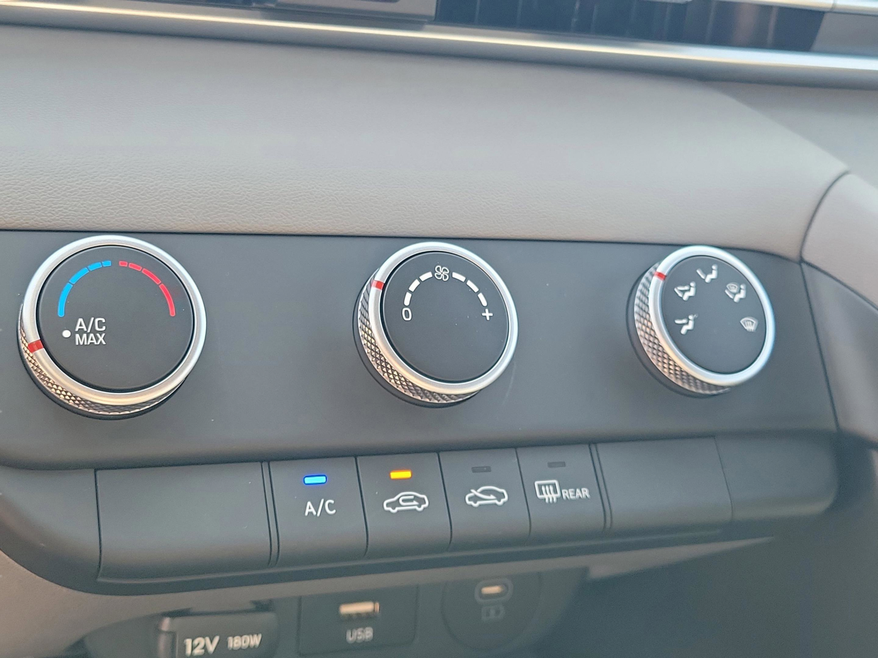 New 2026 Hyundai Elantra SE FWD image 11