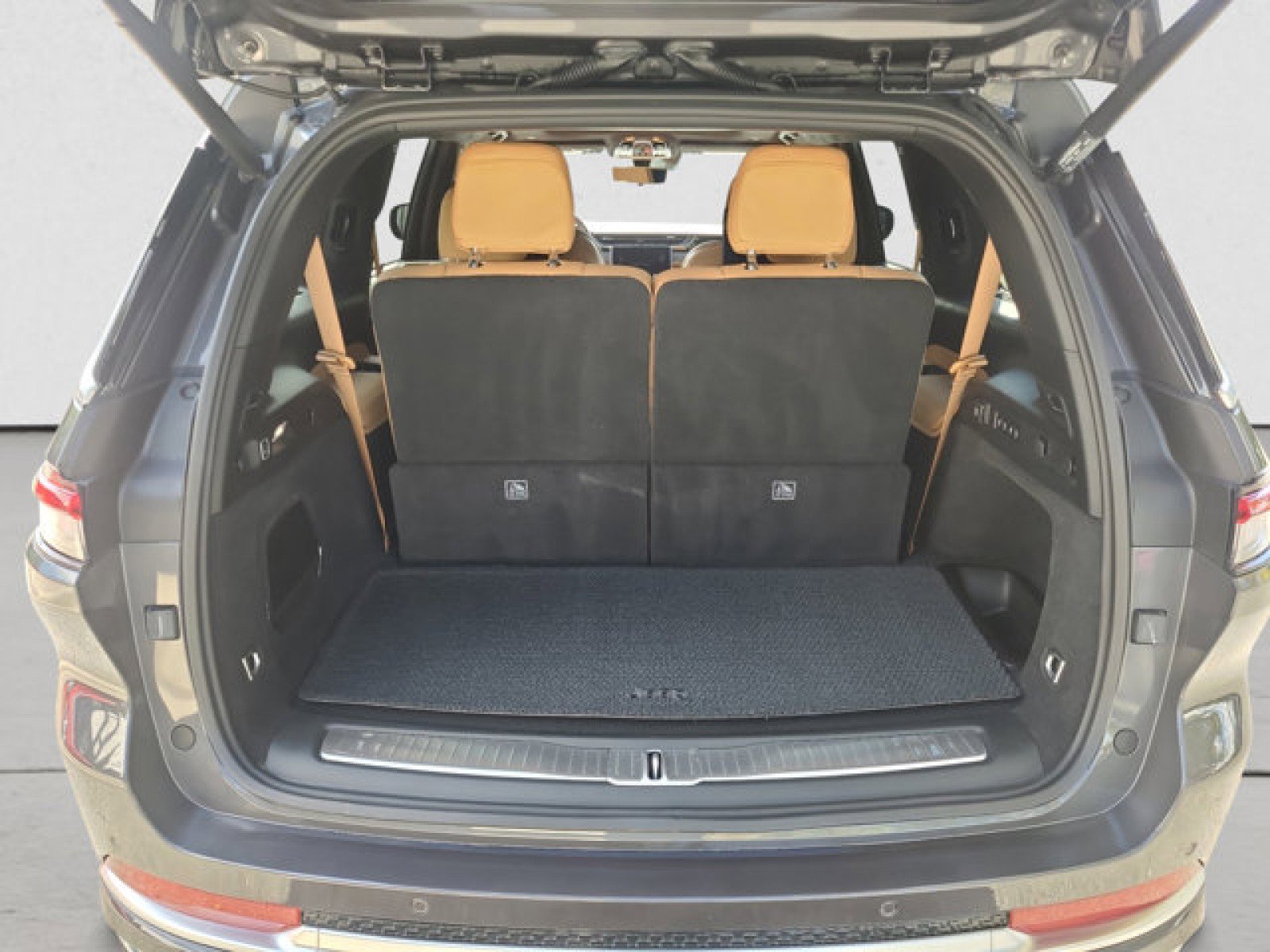 Used 2024 Jeep Grand Cherokee L Summit image 20