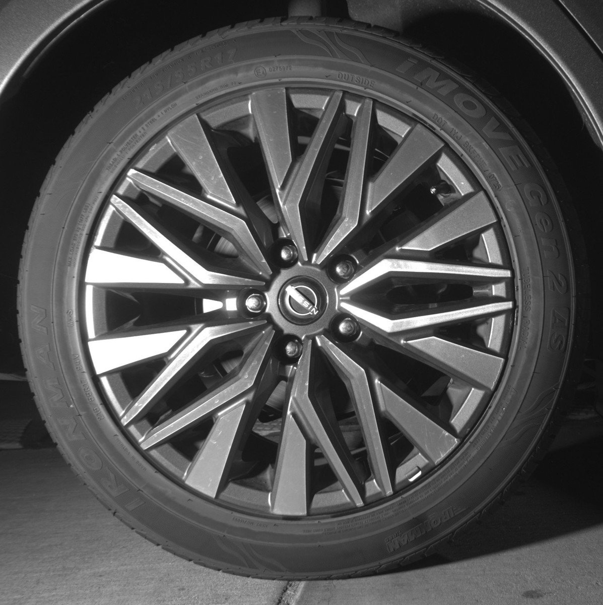 Used 2025 Nissan Altima 2.5 SV FWD image 15