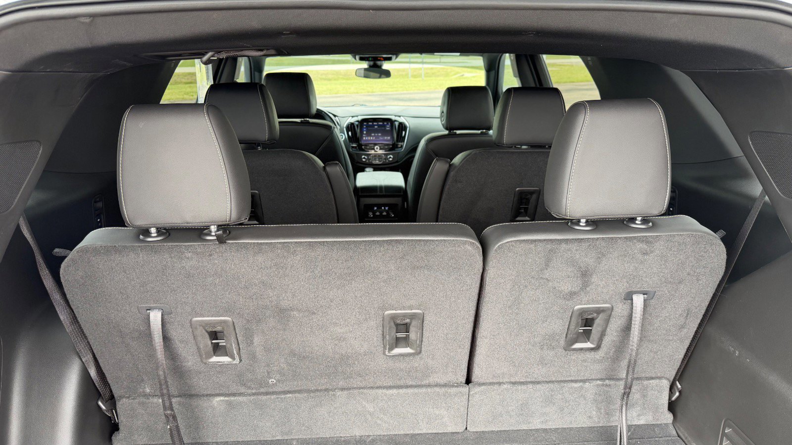 Used 2023 Chevrolet Traverse LT FWD image 8