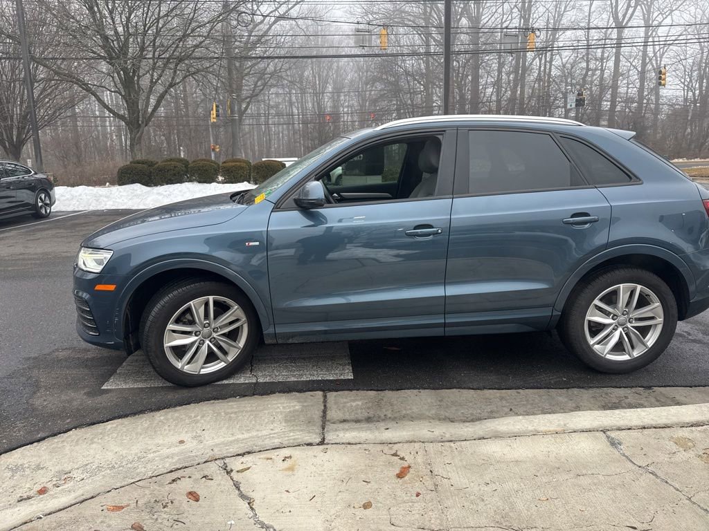 Used 2018 Audi Q3 2.0T Premium w/ Convenience Package image 4