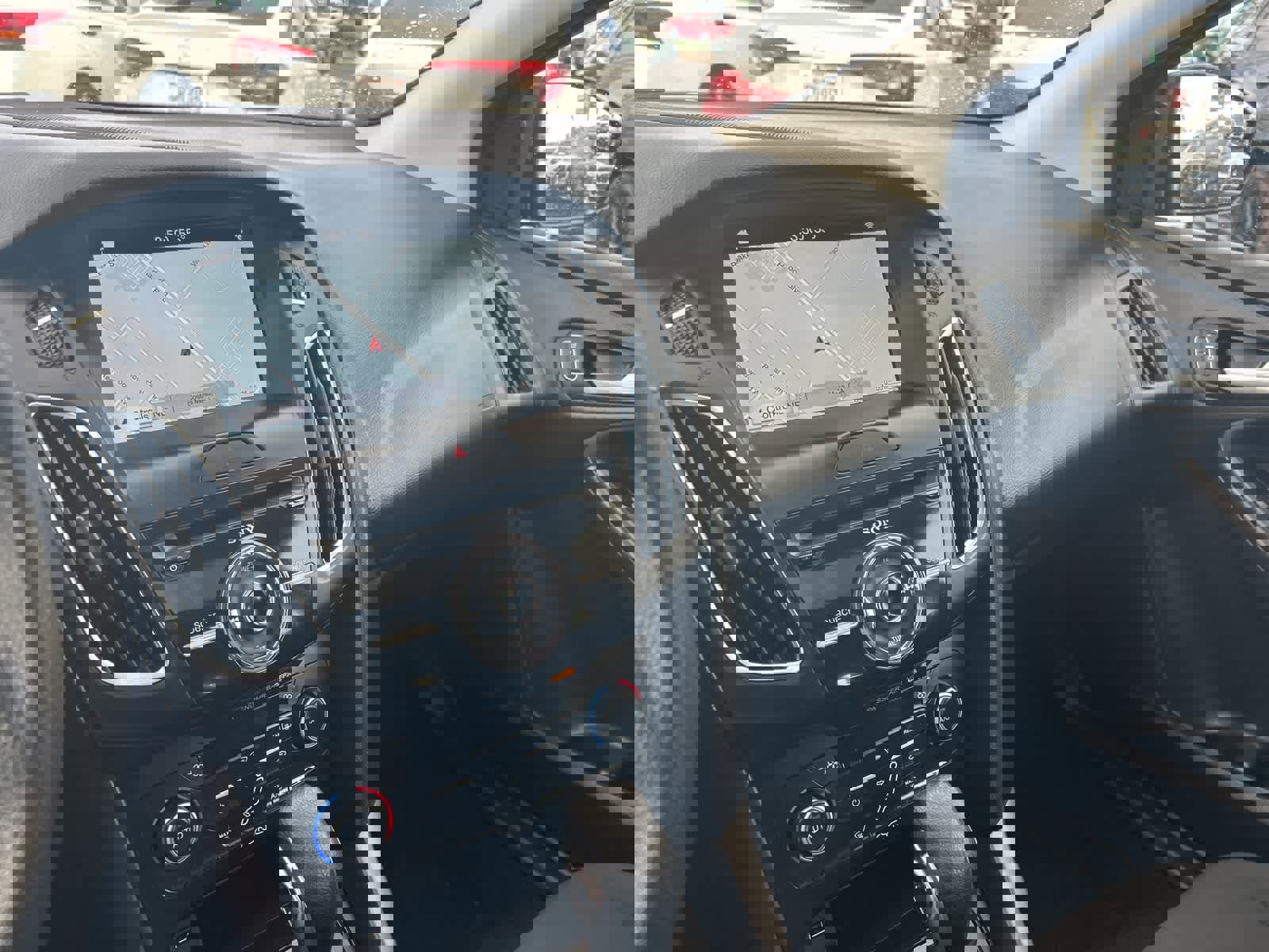 Used 2018 Ford Focus SEL image 40