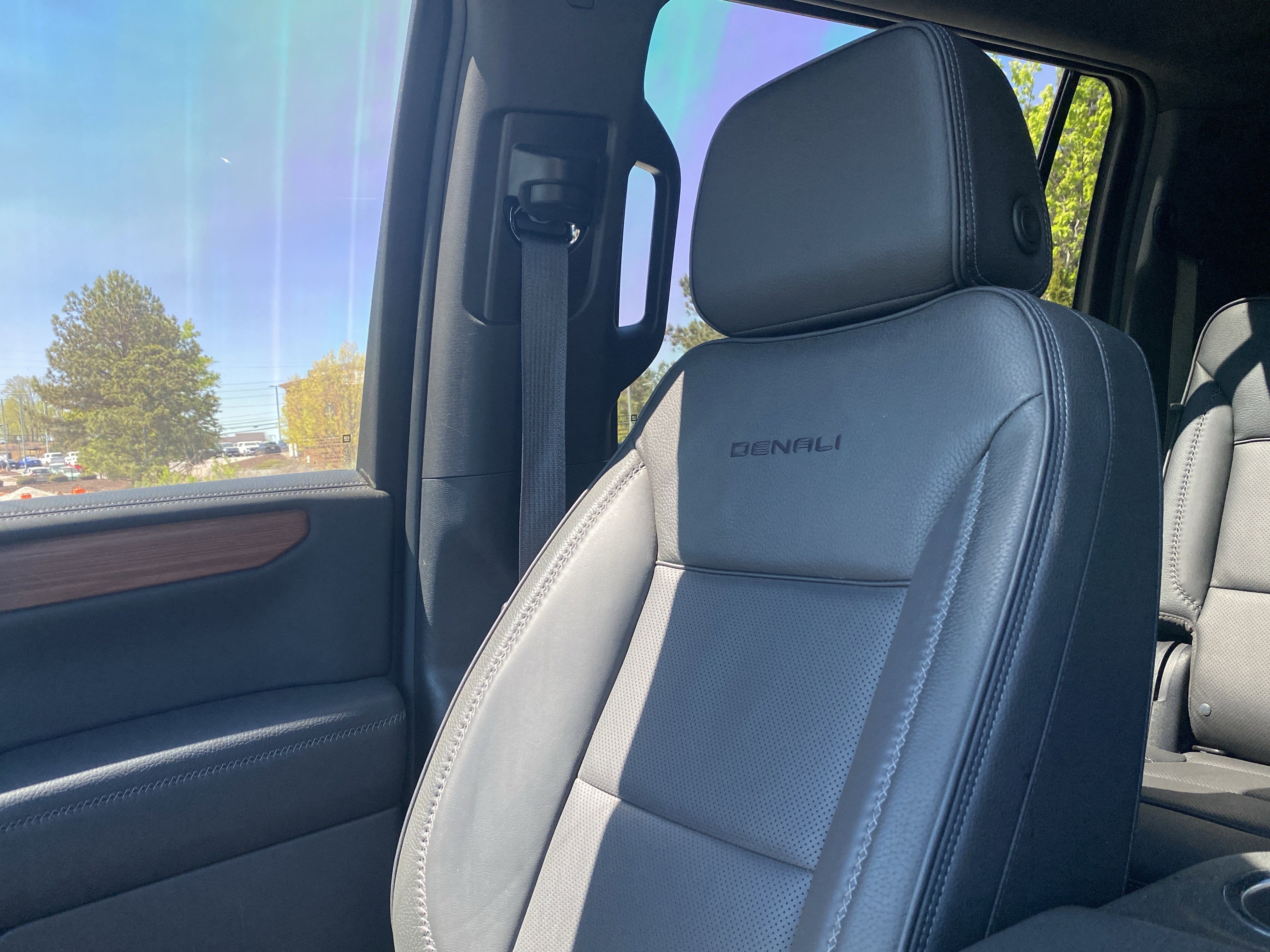 Used 2025 GMC Yukon XL Denali w/ Sun & Power Step Package image 69