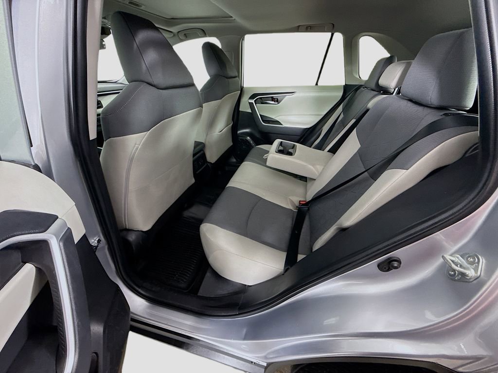 Used 2022 Toyota RAV4 XLE w/ Convenience Package FWD image 17