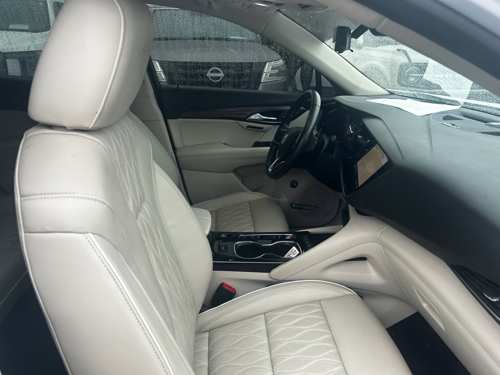 Used 2021 Buick Envision Avenir w/ Technology Package II image 14