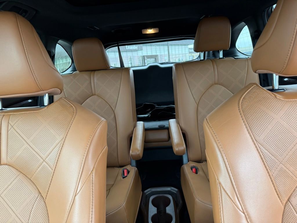 Used 2021 Toyota Highlander Platinum image 20