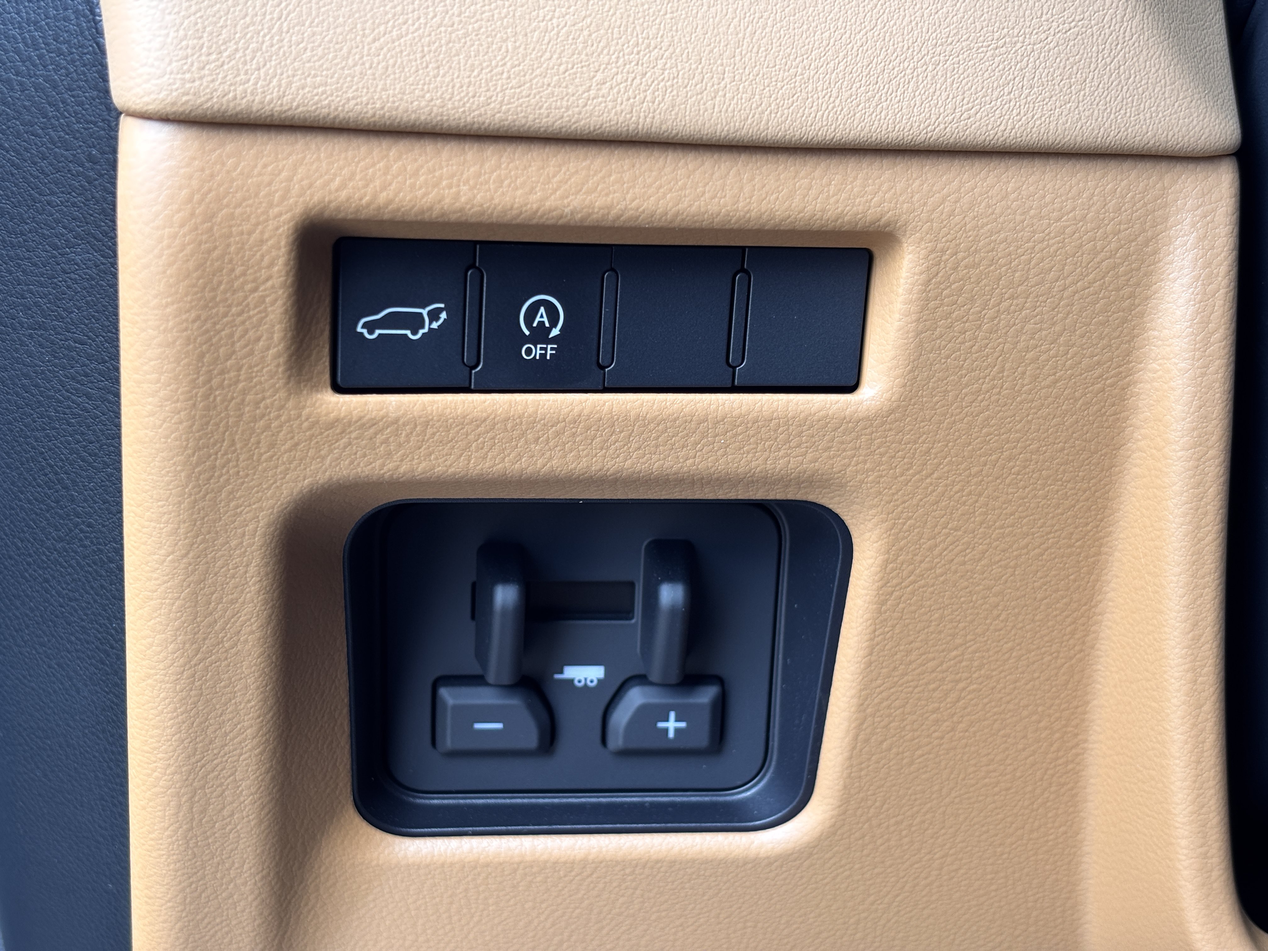 Certified 2026 Lexus LX 600 4WD w/ Accessory Package (Z1) image 33