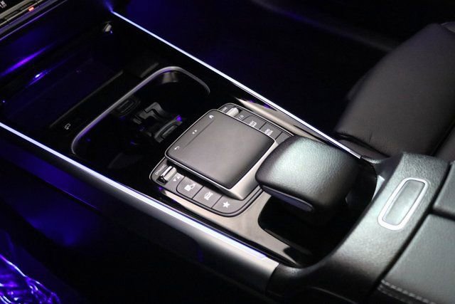 Used 2023 Mercedes-Benz GLB 250 4MATIC image 31