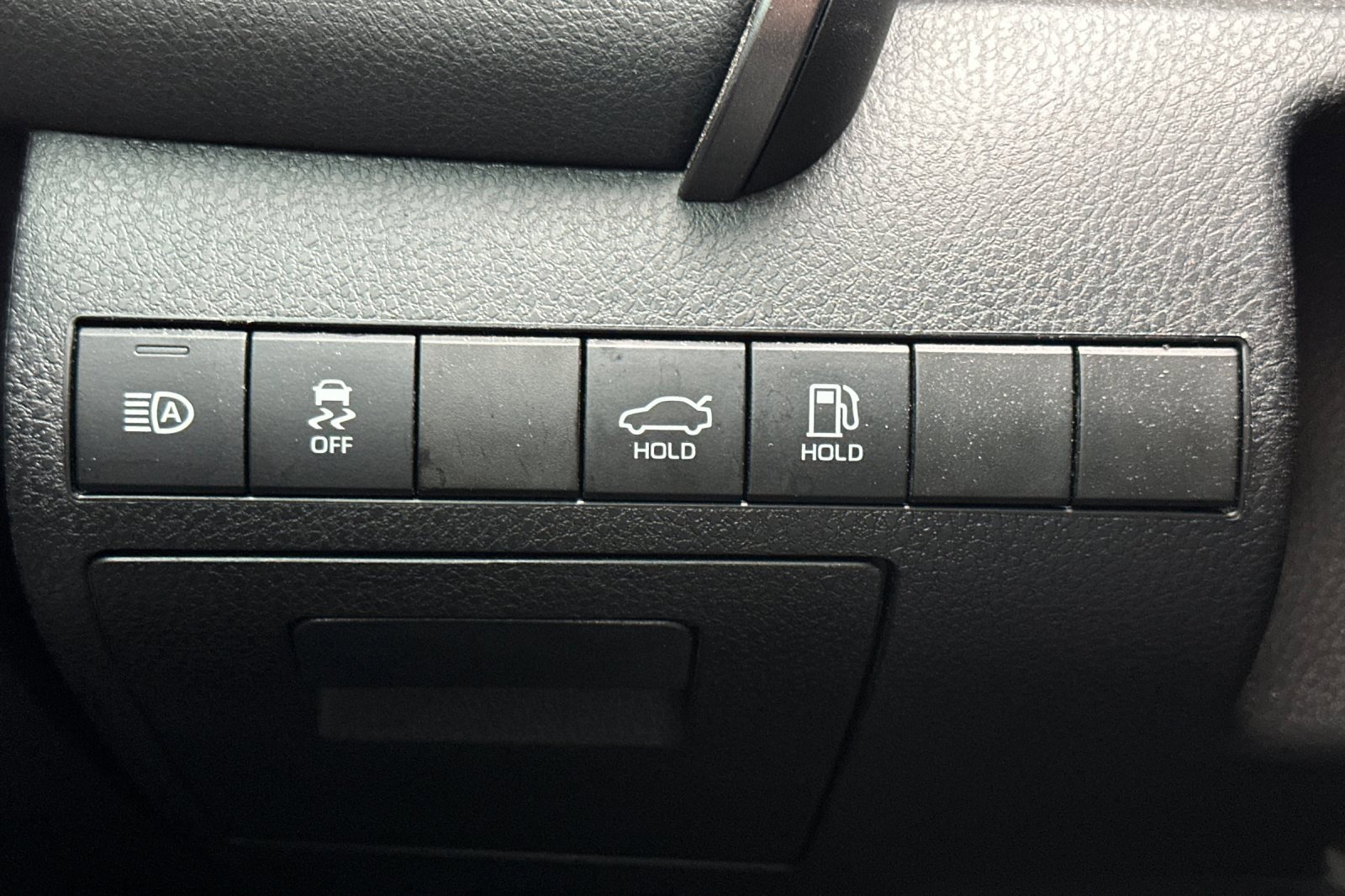 Used 2022 Toyota Camry SE image 41